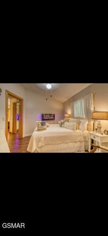 2765 Grassy Branch Loop, Sevierville, TN 37876