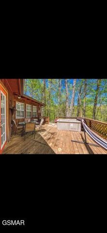 2765 Grassy Branch Loop, Sevierville, TN 37876