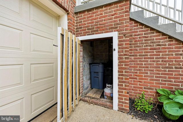 125 CARTER CT SW, Vienna, VA 22180