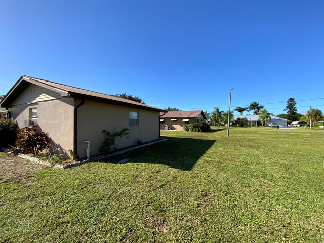 1095 Chobee Loop, Okeechobee, FL 34974
