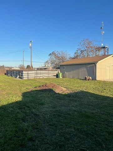 13112 Minnesota Ave, Oakdale, CA 95361