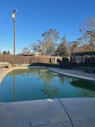 13112 Minnesota Ave, Oakdale, CA 95361