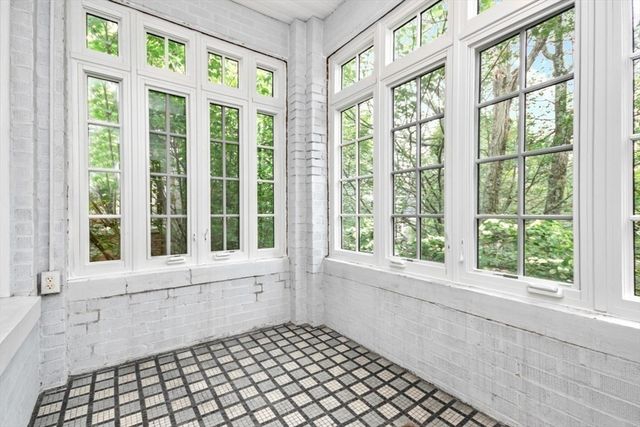 441-5 Washington St. 5, Brookline, MA 02446