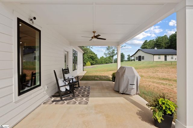 128 Cothran Road, Inman, SC 29349