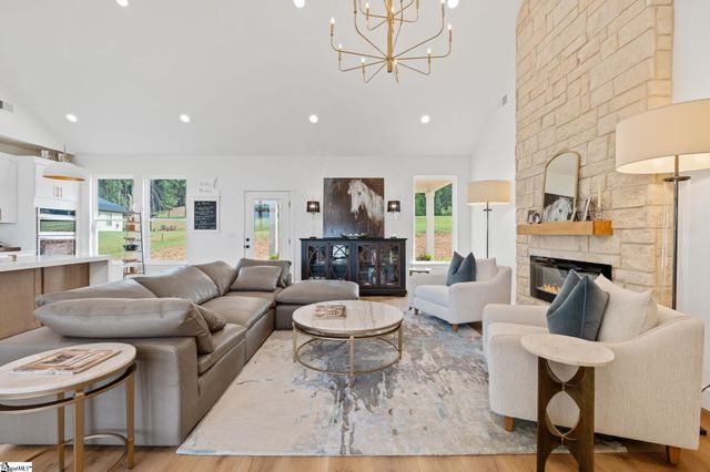 128 Cothran Road, Inman, SC 29349