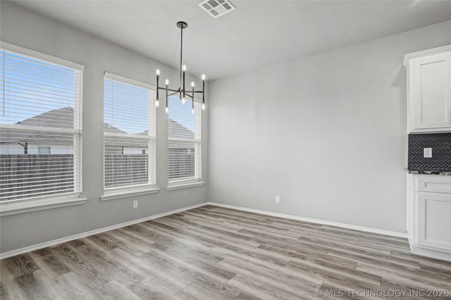 711 W 53rd Place, Sand Springs, OK 74063