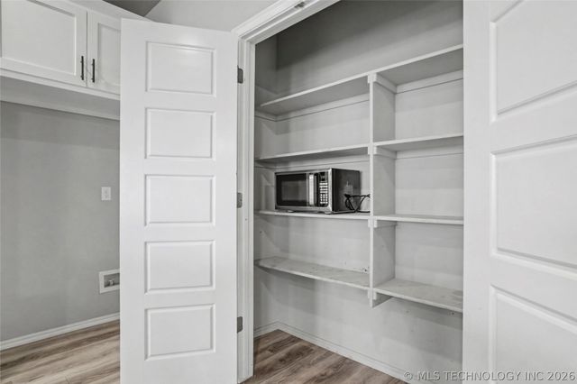 711 W 53rd Place, Sand Springs, OK 74063