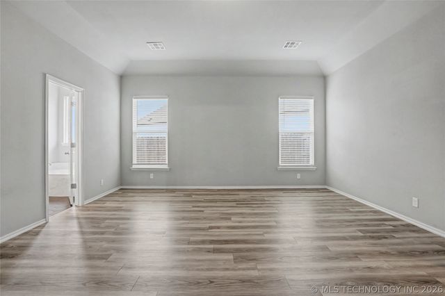 711 W 53rd Place, Sand Springs, OK 74063