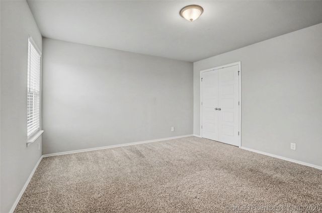 711 W 53rd Place, Sand Springs, OK 74063