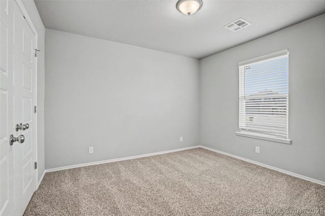 711 W 53rd Place, Sand Springs, OK 74063