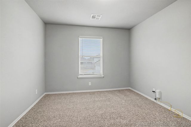 711 W 53rd Place, Sand Springs, OK 74063