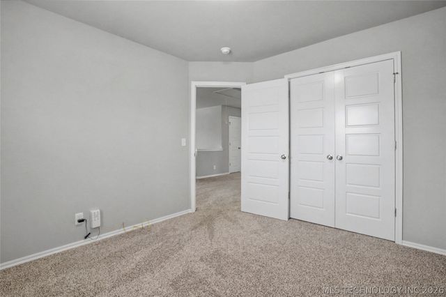 711 W 53rd Place, Sand Springs, OK 74063