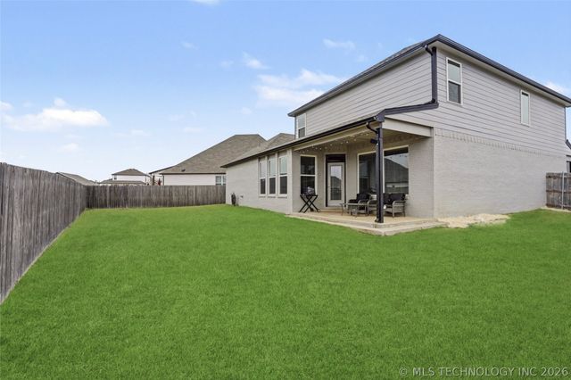 711 W 53rd Place, Sand Springs, OK 74063