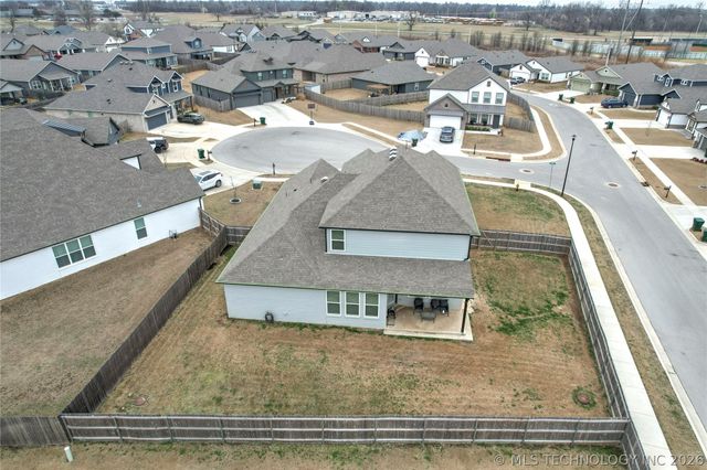 711 W 53rd Place, Sand Springs, OK 74063