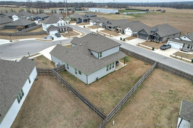 711 W 53rd Place, Sand Springs, OK 74063