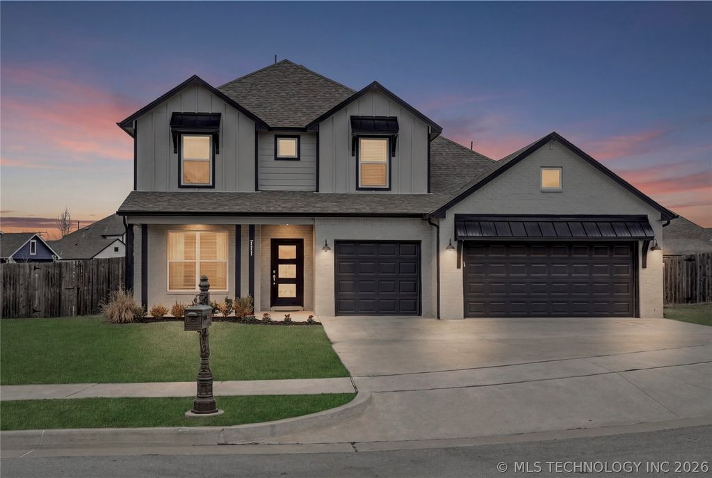 711 W 53rd Place, Sand Springs, OK 74063