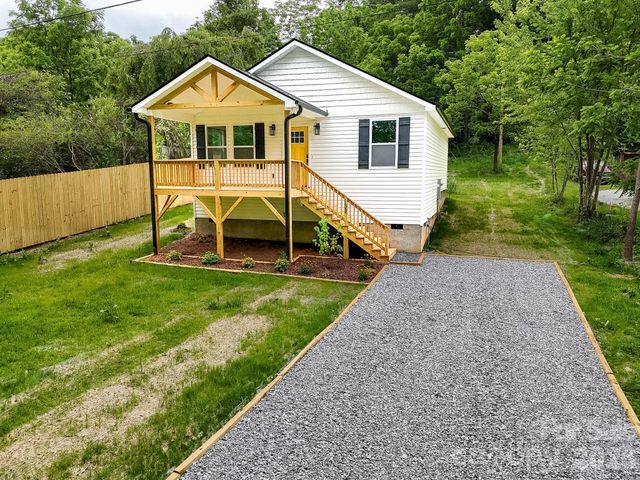 133 Moore Street, Hendersonville, NC 28739