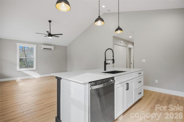 133 Moore Street, Hendersonville, NC 28739