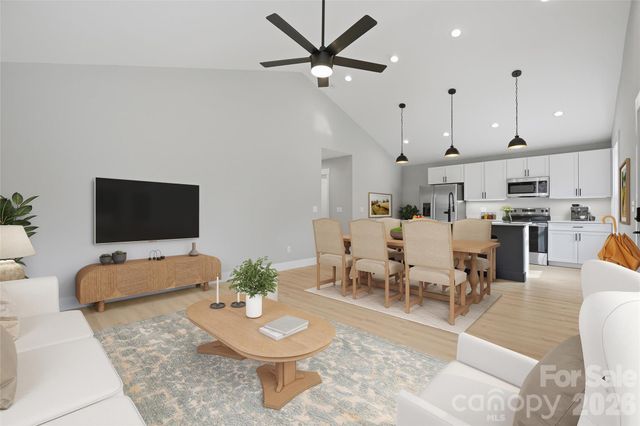 133 Moore Street, Hendersonville, NC 28739