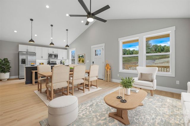 133 Moore Street, Hendersonville, NC 28739