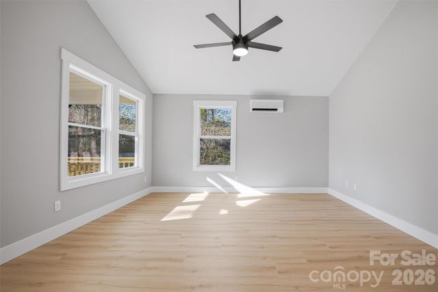 133 Moore Street, Hendersonville, NC 28739