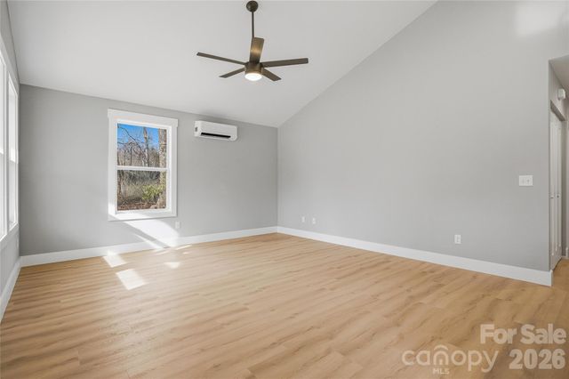 133 Moore Street, Hendersonville, NC 28739