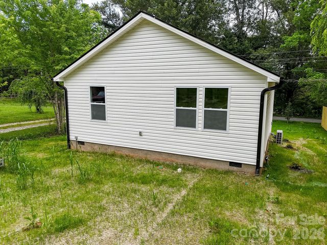 133 Moore Street, Hendersonville, NC 28739