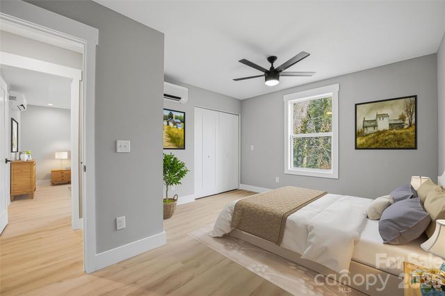 133 Moore Street, Hendersonville, NC 28739
