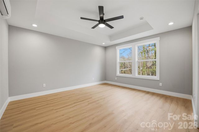 133 Moore Street, Hendersonville, NC 28739