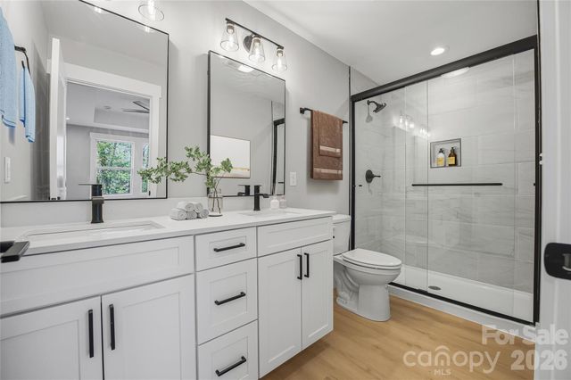 133 Moore Street, Hendersonville, NC 28739