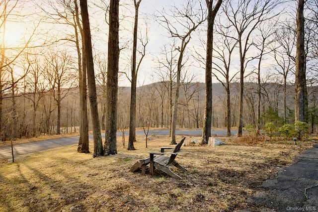 9 Crescent Lane, Putnam Valley, NY 10579