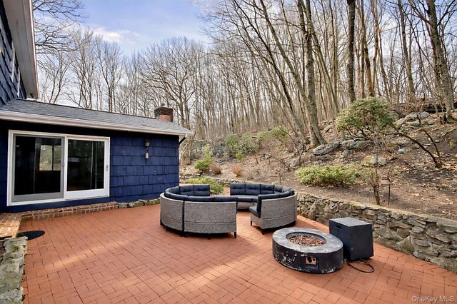 9 Crescent Lane, Putnam Valley, NY 10579