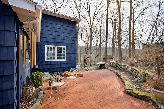 9 Crescent Lane, Putnam Valley, NY 10579