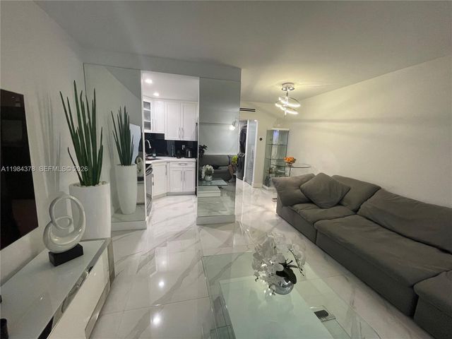 926 Michigan Ave 3, Miami Beach, FL 33139