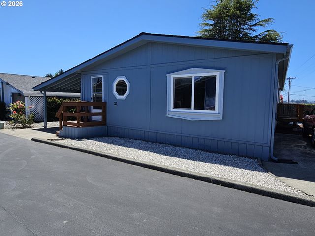 97940 W BENHAM Ln 22, Brookings, OR 97415