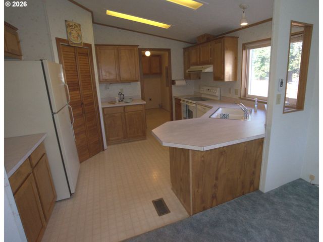 97940 W BENHAM Ln 22, Brookings, OR 97415