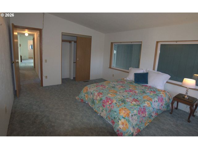 97940 W BENHAM Ln 22, Brookings, OR 97415