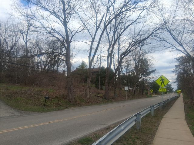 001 Morrow Road, Upper St Clair, PA 15241