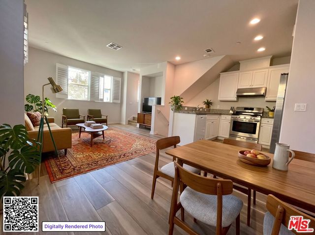 7256 N Cherry Lane, Van Nuys, CA 91405