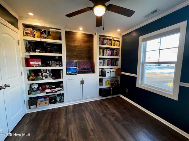 211 Hidden Oaks Drive, Jacksonville, NC 28546