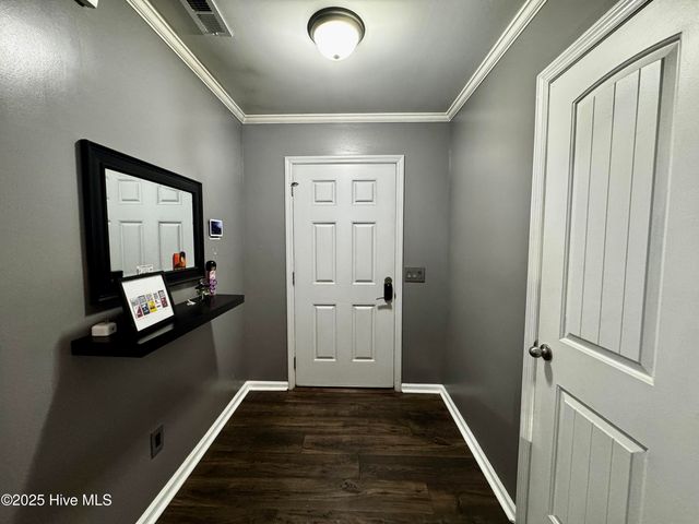 211 Hidden Oaks Drive, Jacksonville, NC 28546