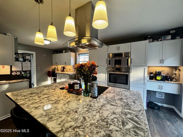 211 Hidden Oaks Drive, Jacksonville, NC 28546