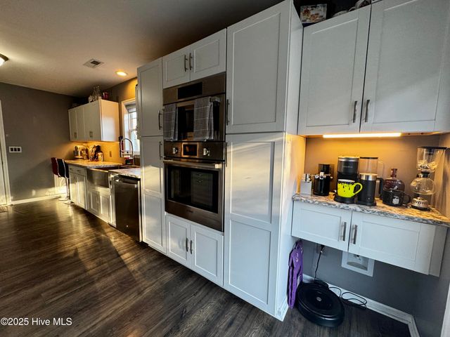 211 Hidden Oaks Drive, Jacksonville, NC 28546