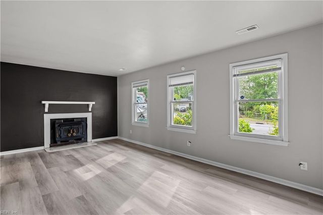 913 Laredo CT, Hampton, VA 23669