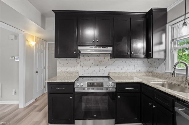 913 Laredo CT, Hampton, VA 23669