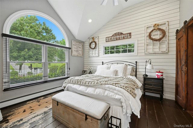 5 Judges Lane, Smithtown, NY 11787