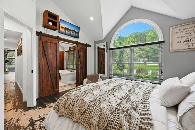 5 Judges Lane, Smithtown, NY 11787