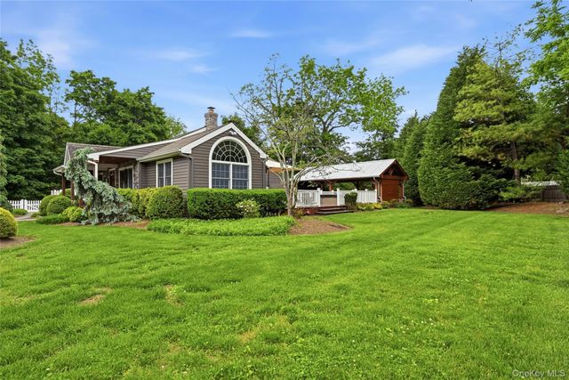 5 Judges Lane, Smithtown, NY 11787