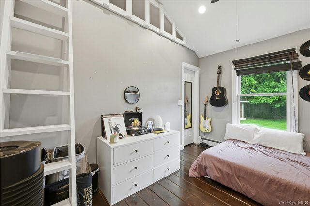 5 Judges Lane, Smithtown, NY 11787