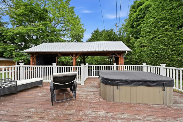 5 Judges Lane, Smithtown, NY 11787